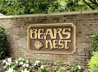 4 Oxford Wls #4, Park Ridge, NJ 07656