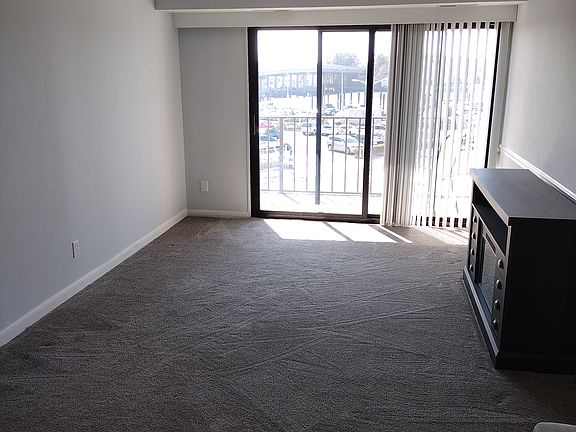 5th image of 500 Pacific Ave APT 304