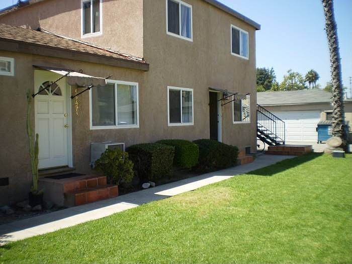 Front/Courtyard