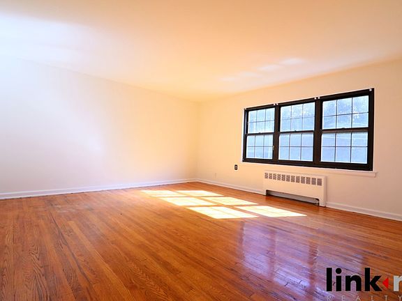2nd image of 365 Park View Ave APT 1M