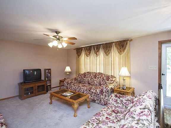 4th image of 4118 Sandhurst Dr