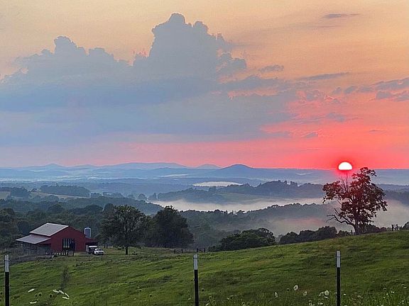 3rd image of 1636 S Maumee Rd