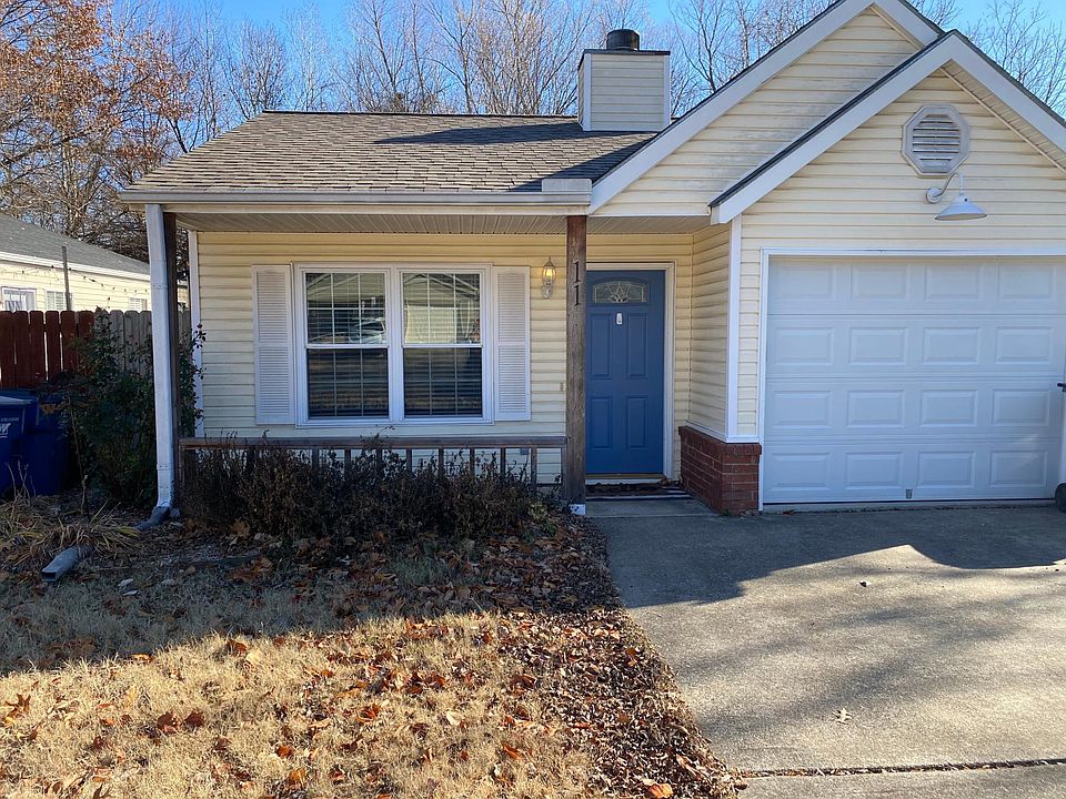 1st image of 11 Brookhollow Pl