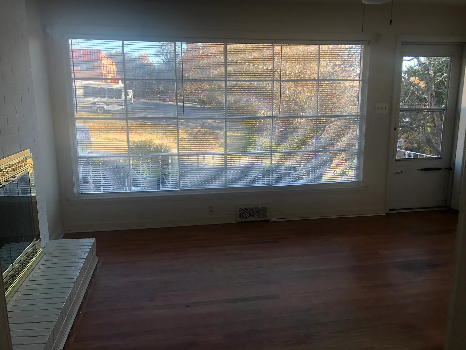 2 bed, 1800 sqft, $1,500 — Photo 3
