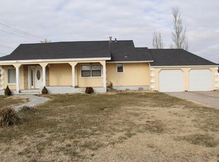 408 E 5th St, Hugoton, KS 67951