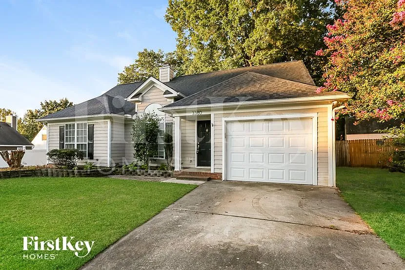 3 bed, 2.0 bath, 1242 sqft, $1,925 — Photo 3
