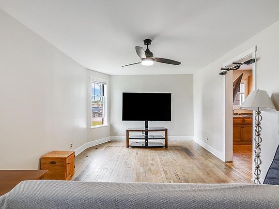 4th image of 211 E Main STREET