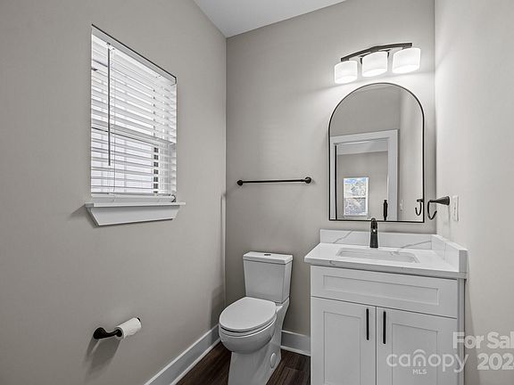 2nd image of 1313 Dockery Dr