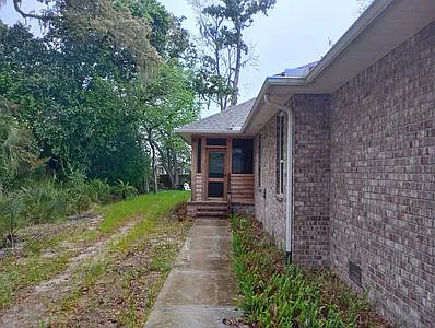 34 Bay Circle Dr — Photo 3