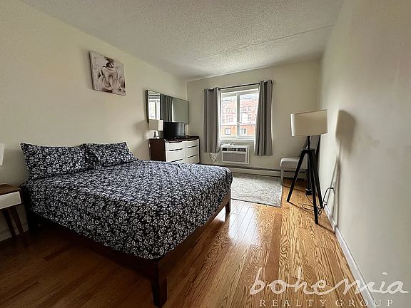 4th image of 13 E 117th St Fl 3