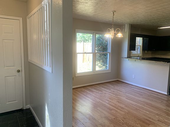3rd image of 2175 Wellington Cir #1