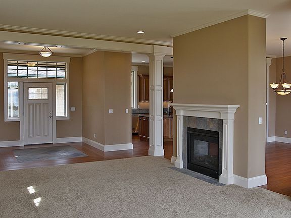 3rd image of 185 Garry Oak Ln