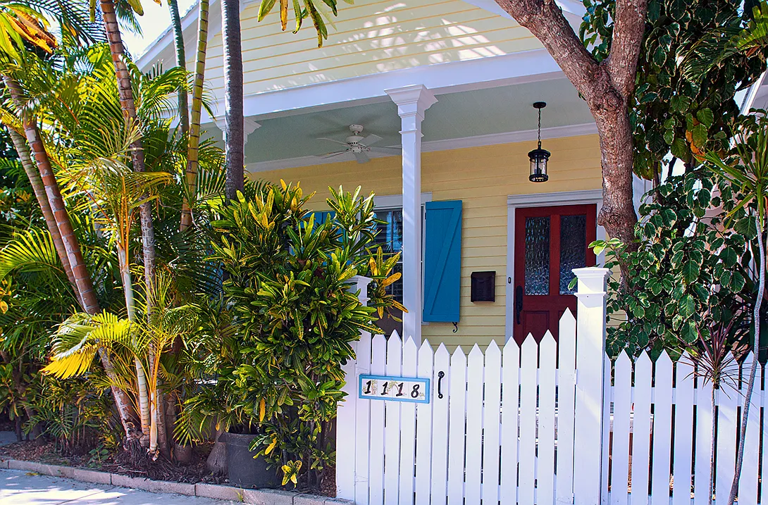 2 bed, 1.5 bath, 908 sqft, $5,000 — Photo 1