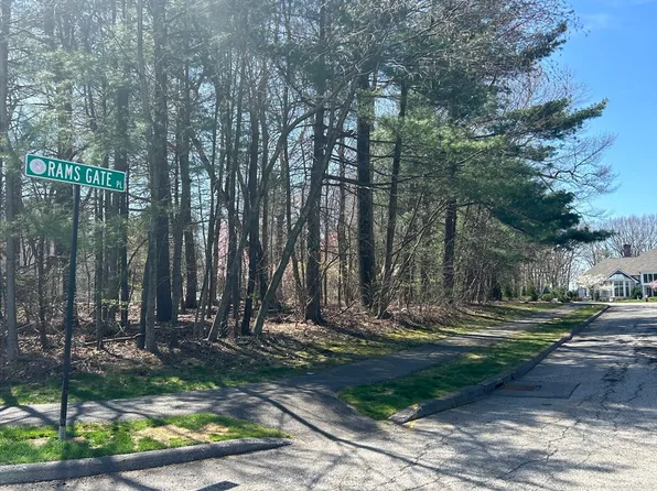 1 Rams Gate Pl, Shrewsbury, MA 01545