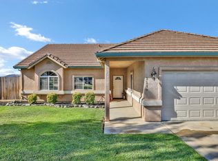 1119 Mockingbird Ln, Valley Springs, CA 95252