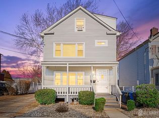 74 Albert St, Woodbridge, NJ 07095