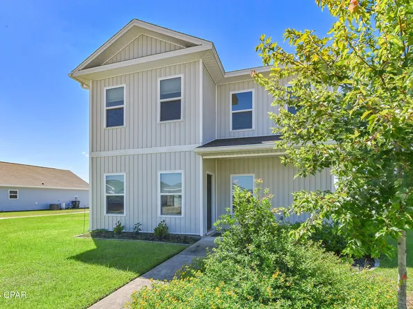 56 Silverthorn St, Freeport, FL 32439