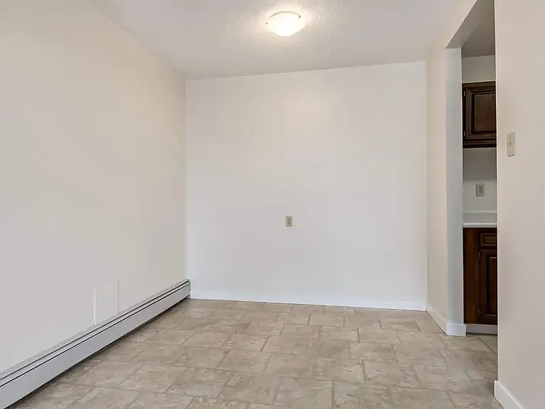 2399 Southview Dr SE — Photo 12