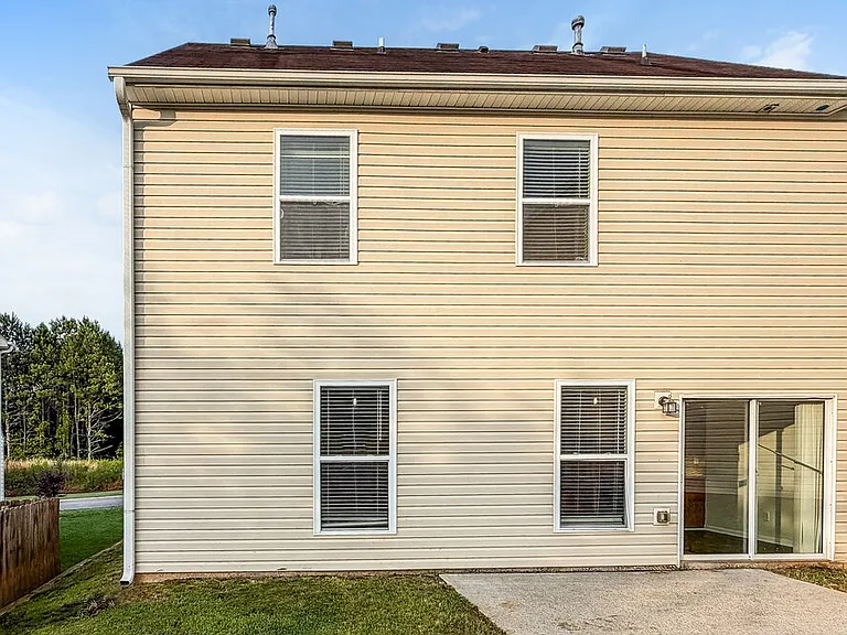 815 Forsythia Way — Photo 17