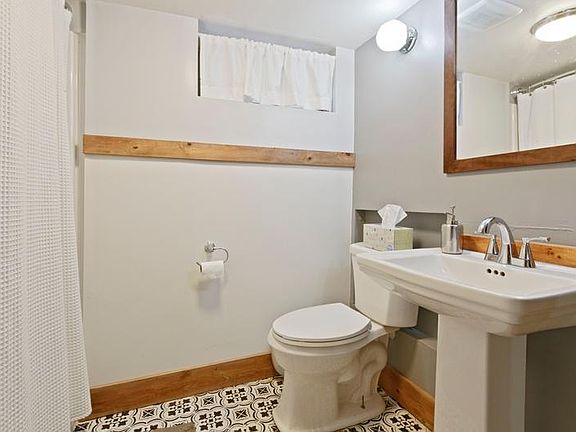 2nd image of 1344 Clarence St