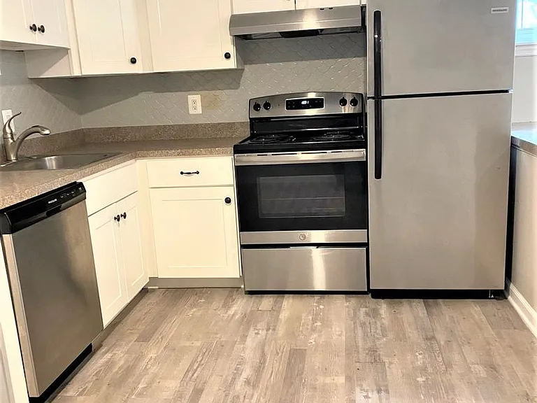 3401 Berkley Ave — Photo 7