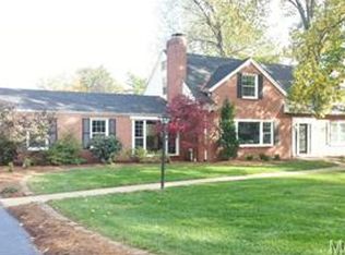 36 Highgate Rd, Saint Louis, MO 63132