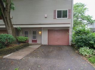 369 Dorland Ln, Maplewood, MN 55119