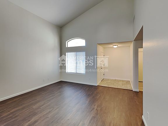 4th image of 370 E Penny Ln