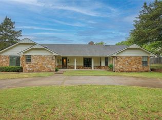 3909 Coachman Rd, Edmond, OK 73013