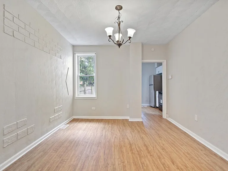 40 Laurel St — Photo 5