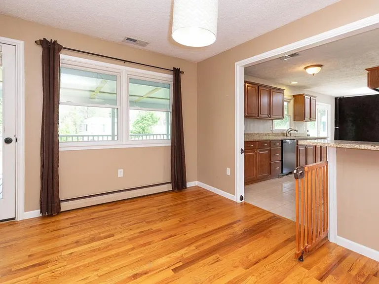 41 Kennedy Rd — Photo 4