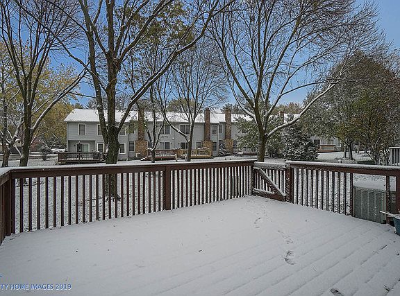 5th image of 513 Villa Circle Dr #31