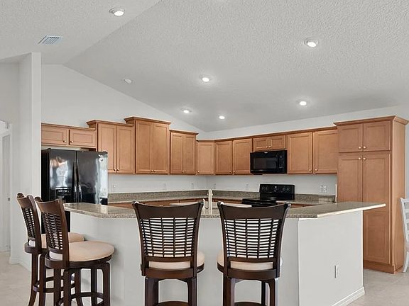 4th image of 2885 Interlochen Rd