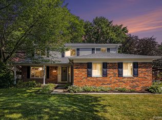 5049 Surrey Dr, Sterling Heights, MI 48310