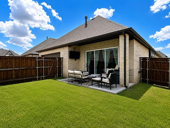 3rd image of 1811 Lande St