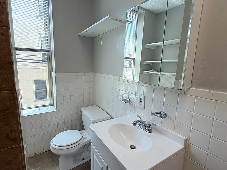 219 S 41st St #B — Photo 7