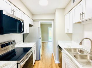 6 Almond Ct #2B, Savannah, GA 31408