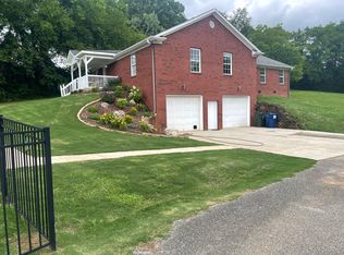 1052 Brownsboro Rd, Gurley, AL 35748