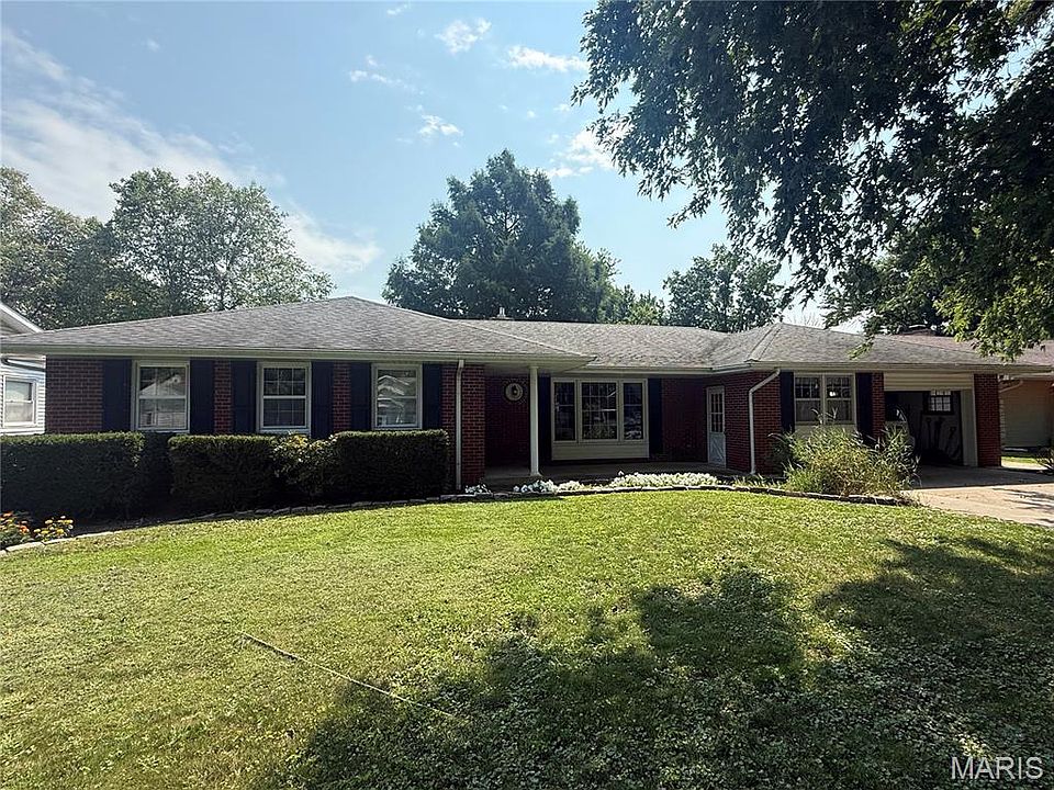 1st image of 707 S Cottage Grove Ave