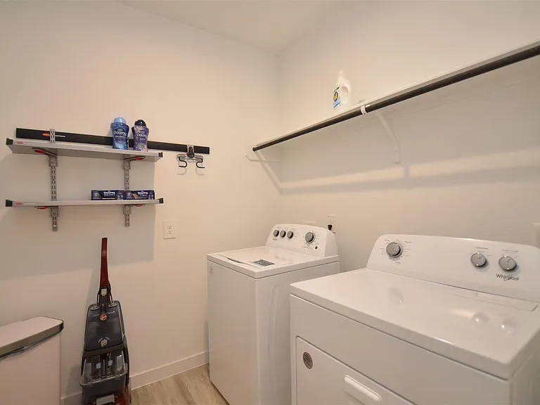 1696 Daylight Lake Dr — Photo 22