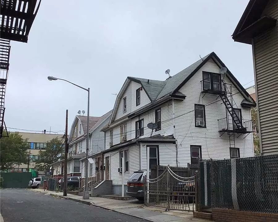 1st image of 8821 Burdette Pl