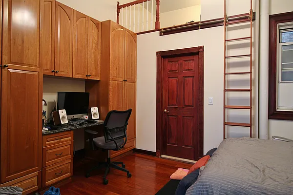 Rented by Julianna Realty Corp | media 23