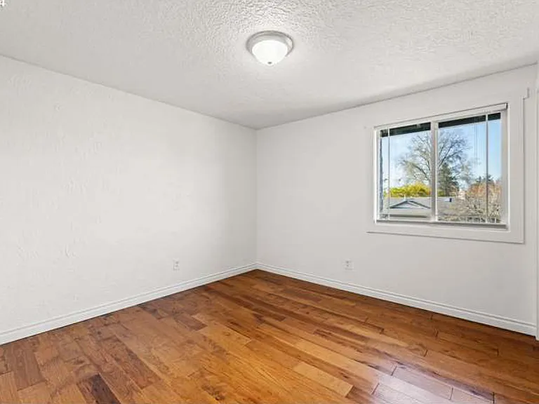 3325 NE 161st St — Photo 9