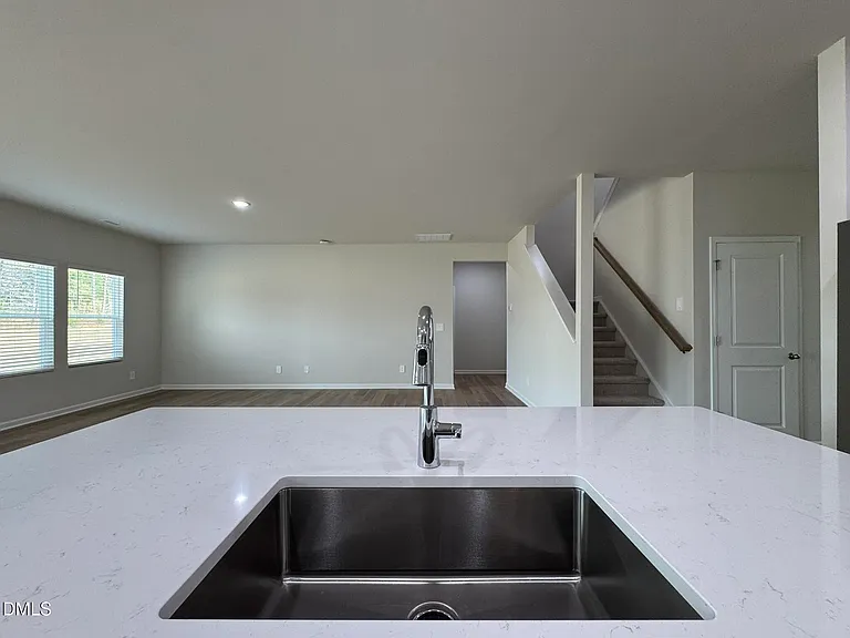 101 Klamath Dr — Photo 10