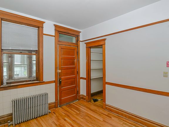 5th image of 2231 W Walton St #1
