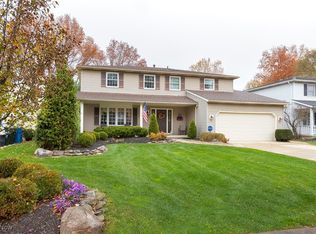 25148 Tara Lynn Dr, North Olmsted, OH 44070