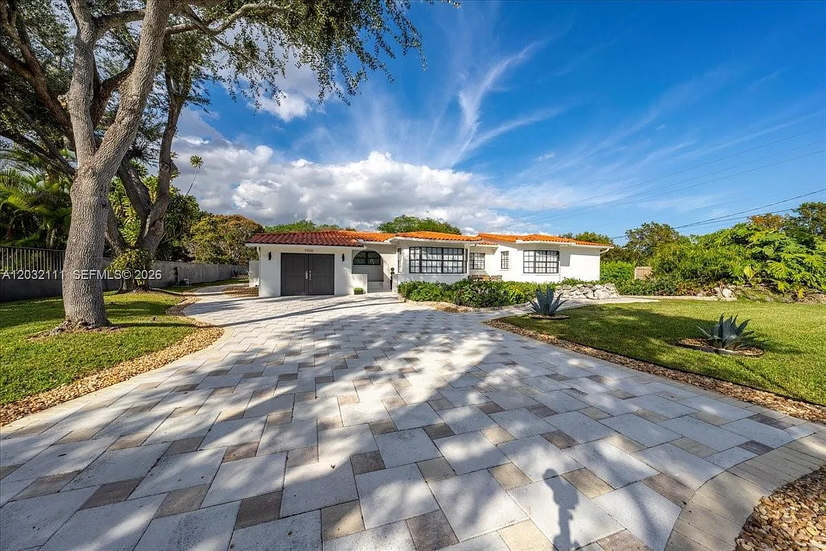 Green Tree Estates — Photo 1