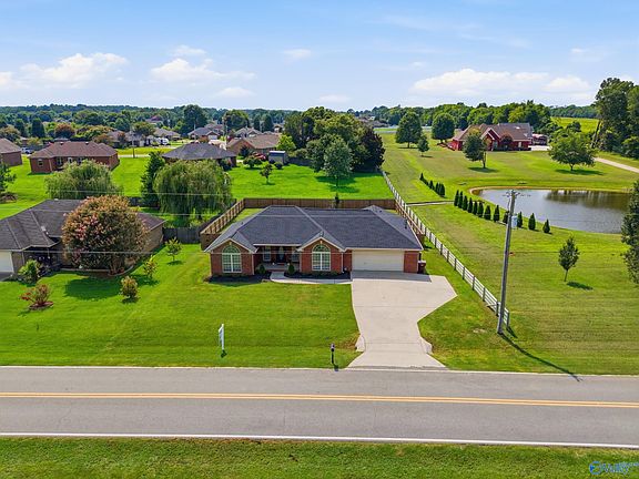 5th image of 18417 Menefee Rd