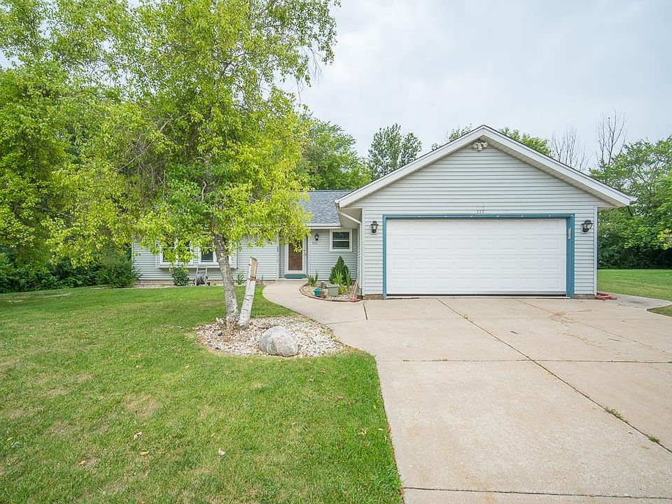 1st image of 555 E Bridlewood Ln