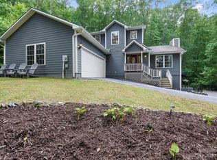 25 Falcon Crest Dr, Fairview, NC 28730